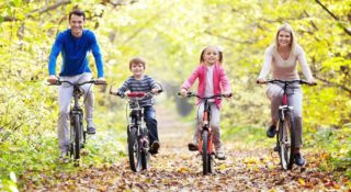 Почему болит внизу спины слева у женщин