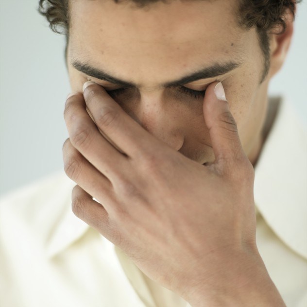 Водишь глазами болит голова