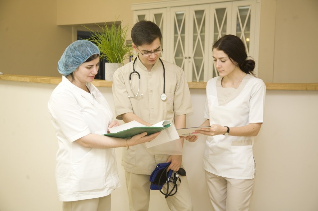 Боль в правом подреберье сзади со спины: причины, диагностика и лечение Боль в правом подреберье сзади со спины: причины, диагностика и лечение