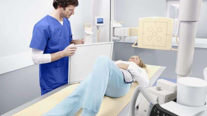 Что означают синяки вдоль позвоночника