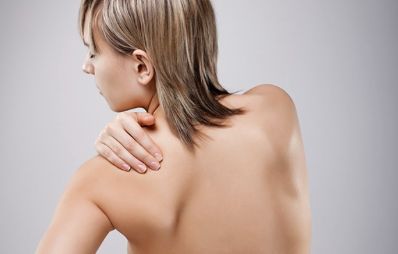 Болит спина в области лопатки отдает в руку